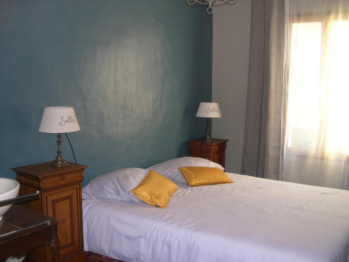L'Ancien Prieure Bed & Breakfast Saint-Jean-de-la-Motte Екстериор снимка